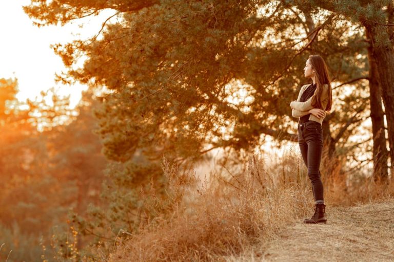 Beruhigendes Naturmotiv als Symbol für ganzheitliche persönliche Entwicklung und innere Balance.